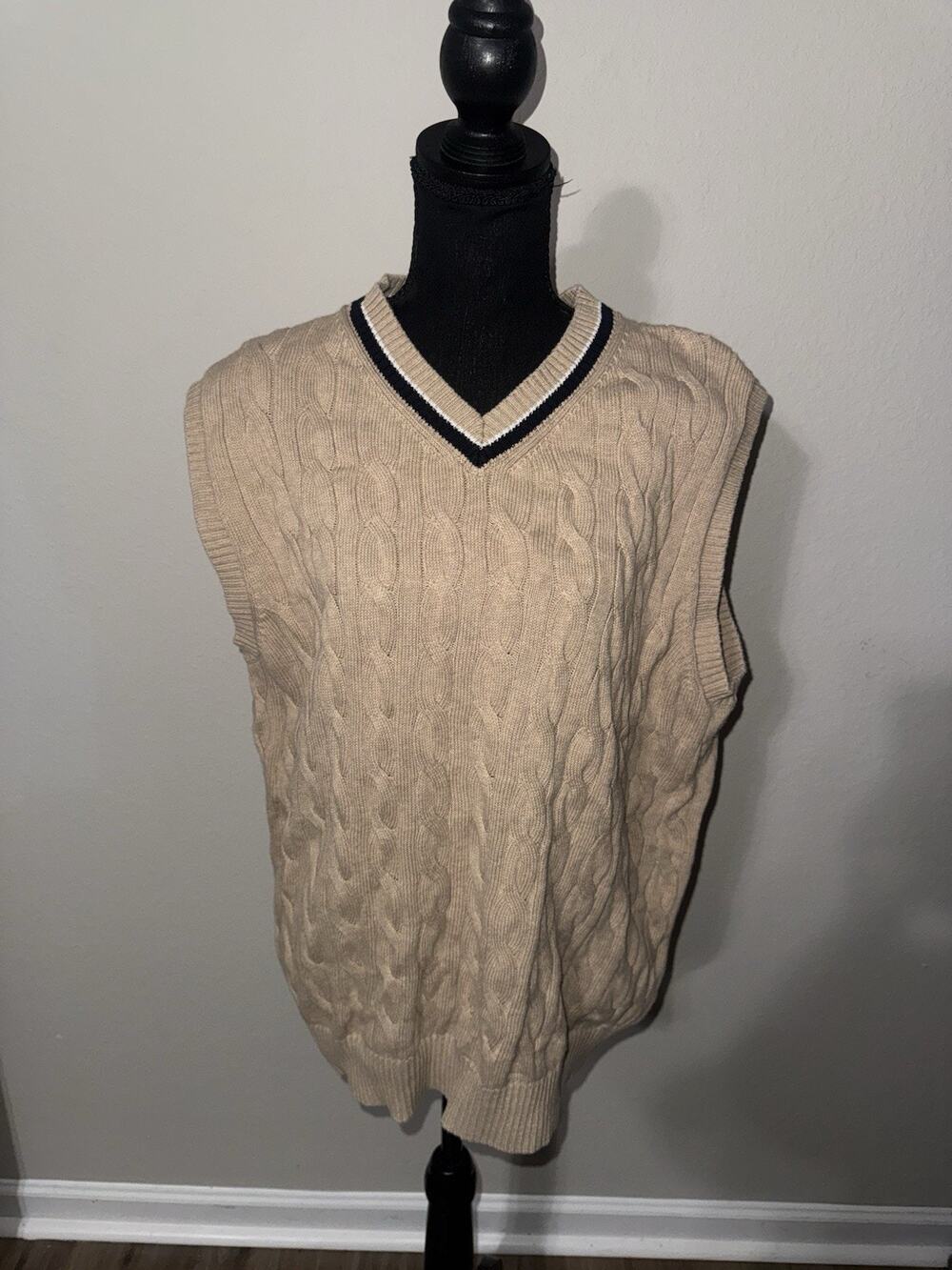 Uniqlo Mens Beige Cricket Knit Sweater Vest V Neck Cotton Size XL Preppy